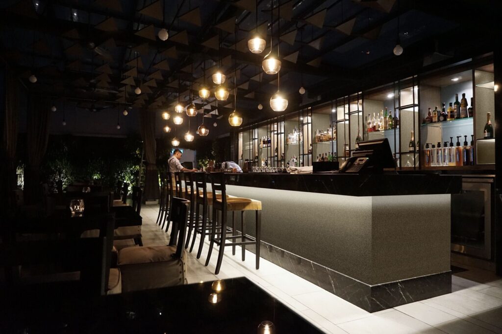 bar_contemporary_1_879ffc2d08